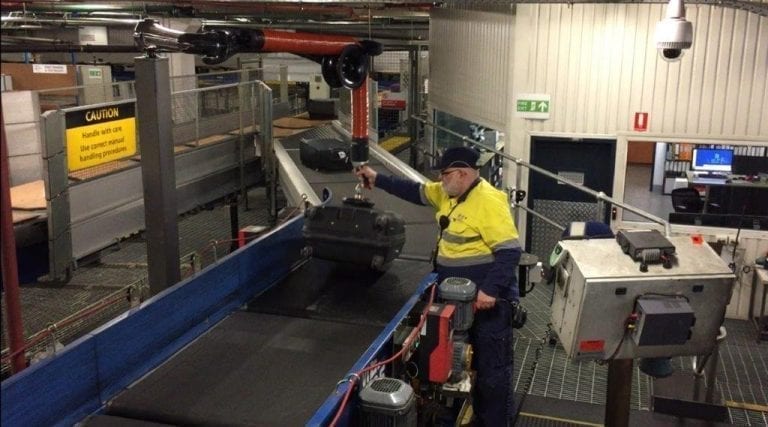 Vacuum Lifting Airport Baggage Handling Solutions Materials Handling