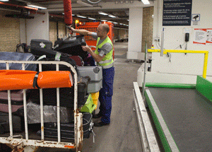 Vaculex Airport Baggage Handling - cart to conveyor